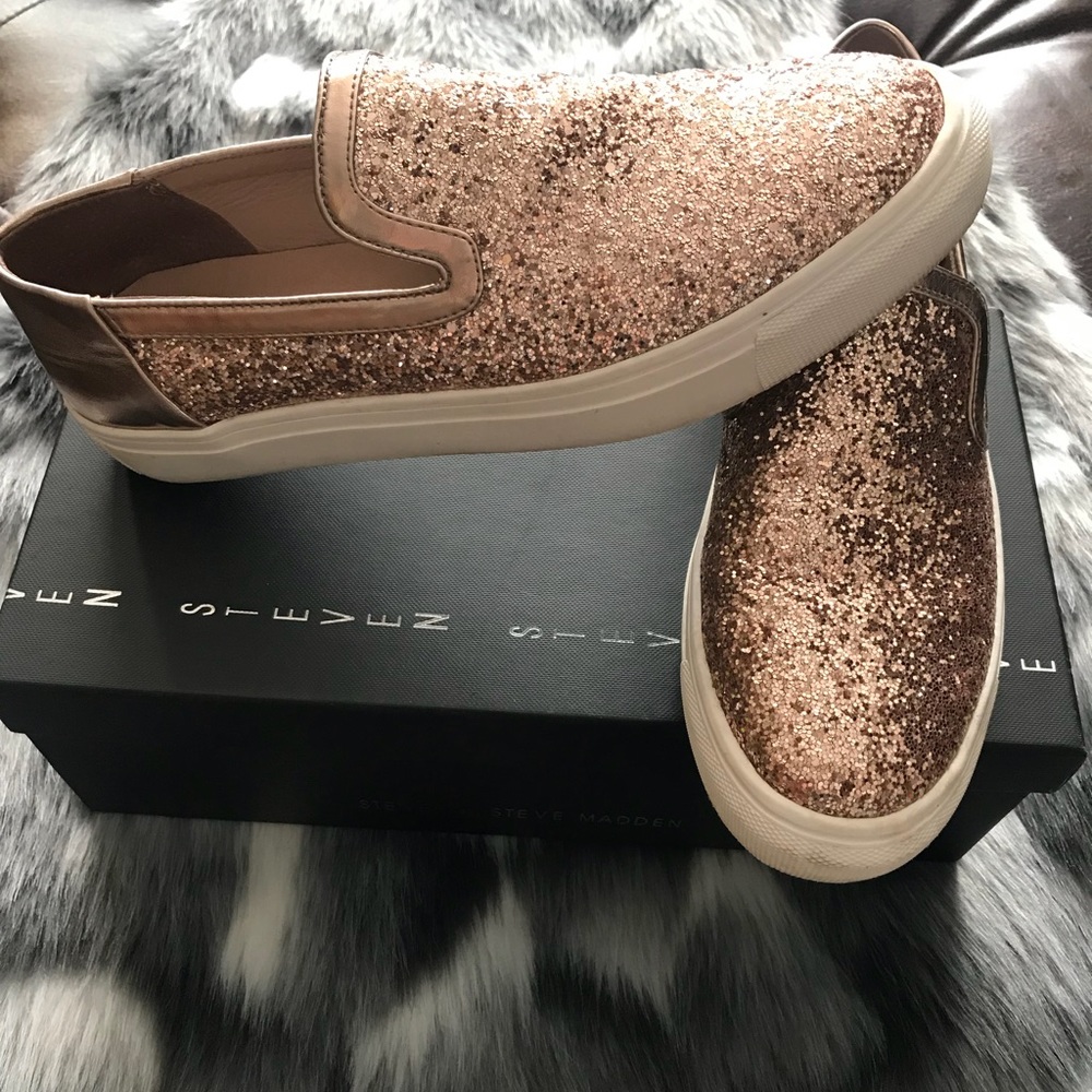 Rose Gold Glitter Sneakers 🧡